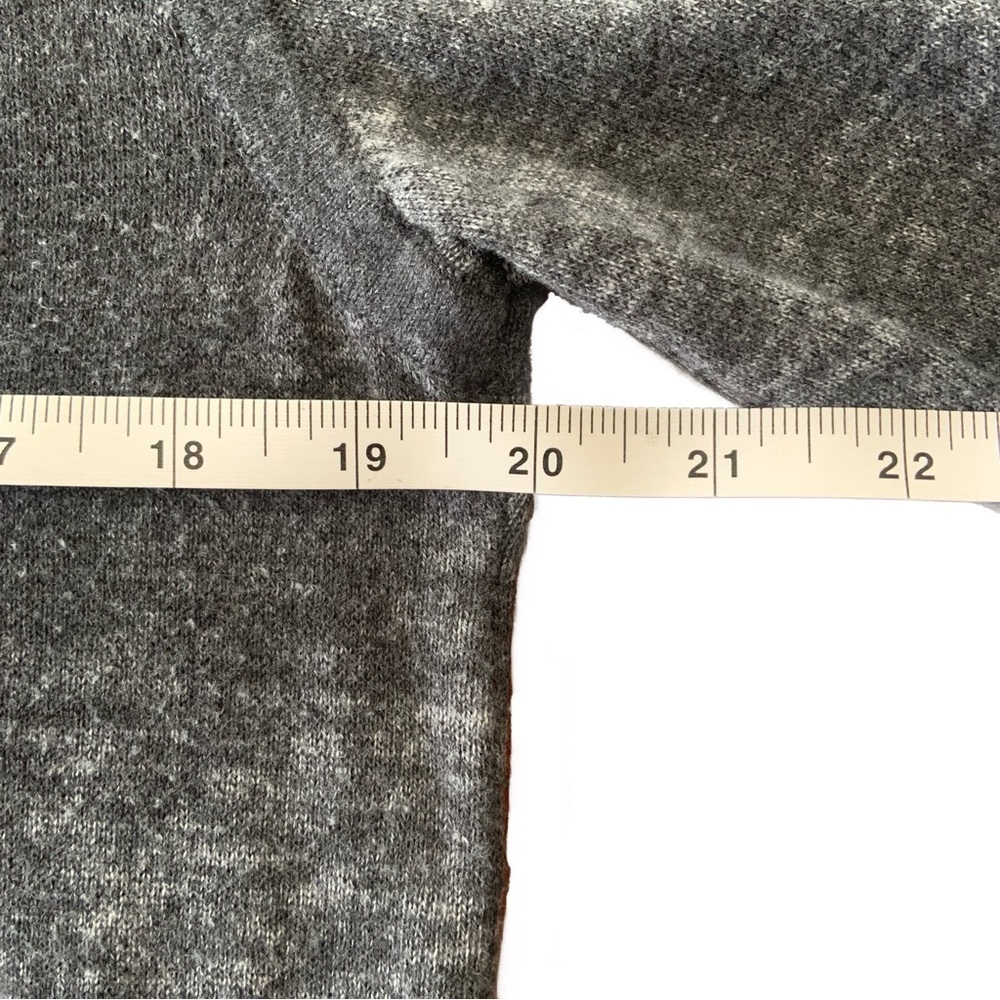Lululemon Men’s Cloudy Pine Crew Sweater
Graphite Grey / Starlight Size Small - Picture 7 of 12